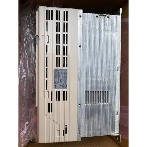 YASKAWA Z1000 Variable Frequency Drive 480v 3HP#CIMR-ZU2A0114FAA HVAC Fan Pump - Picture 5 of 10